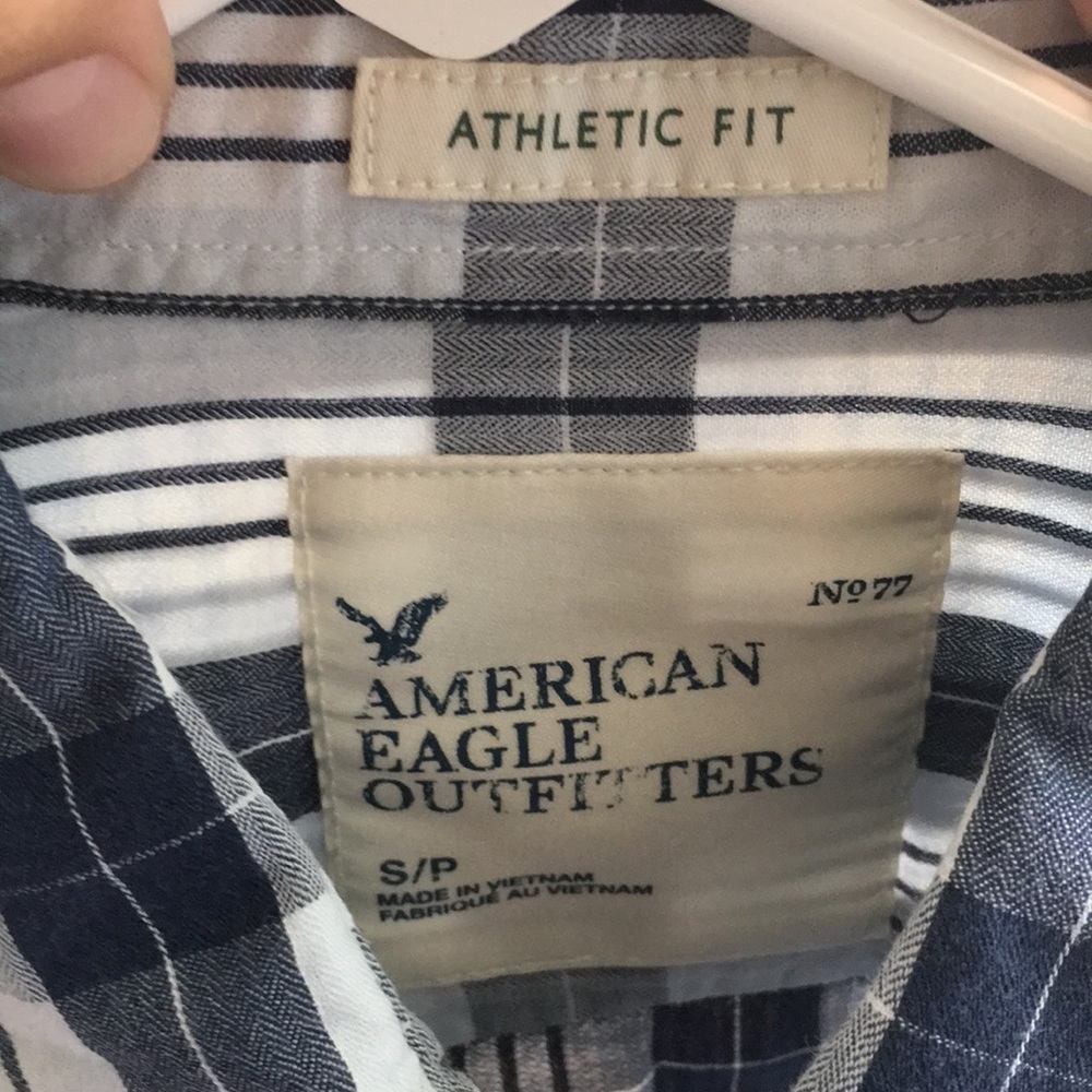 Men’s American Eagle buttondown - Picture 2 of 2